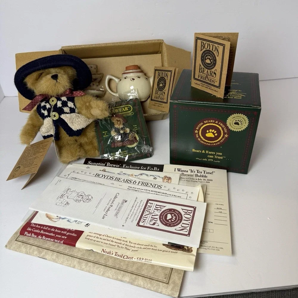 Boyds Bears Catherine and Caitlin Berriweather‎ /Fine cup of tea set 02000-21